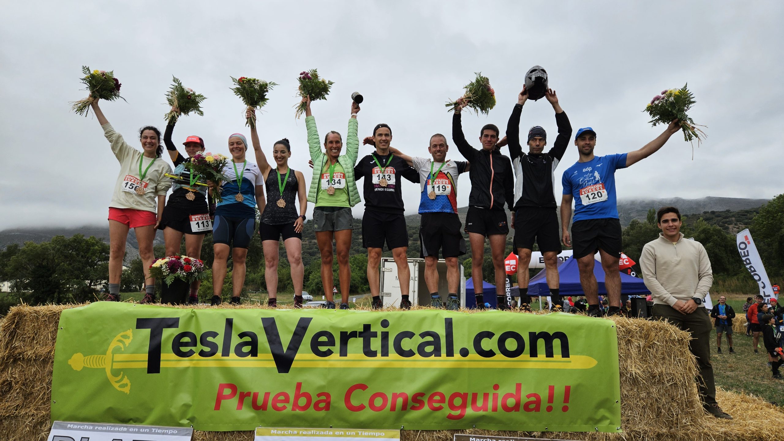 Grandes y Pequeños disfrutando en la subida a la TeslaVertical 2024